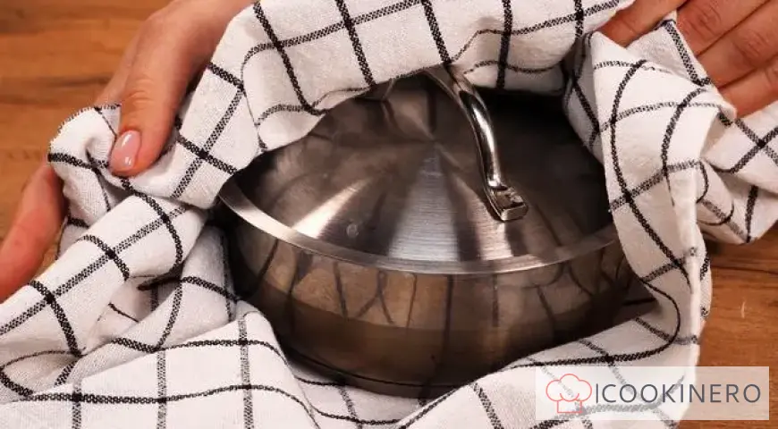 Millet porridge with milk and berries