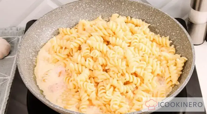 Creamy Pasta with Salmon