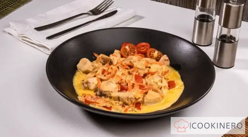 Chicken fillet with vegetables in a creamy sauce