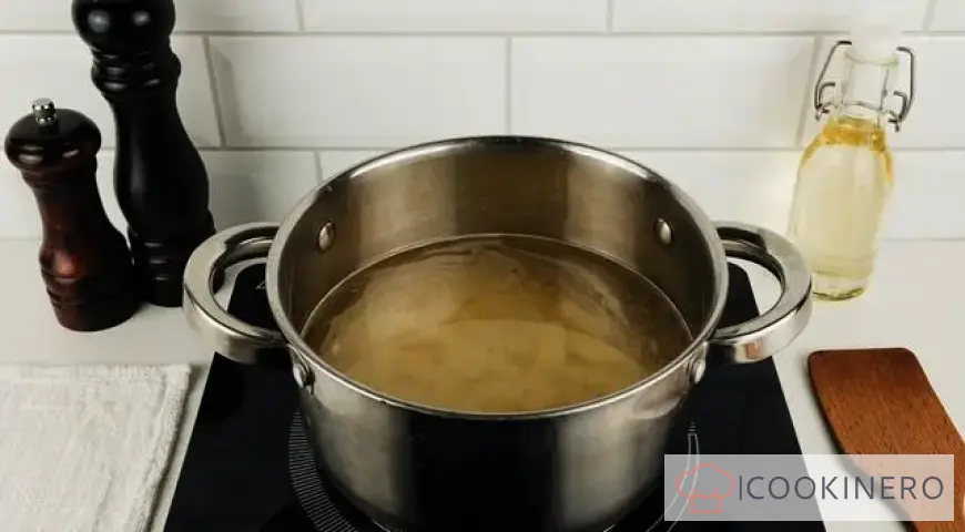 Zuppa di piselli con pollo affumicato