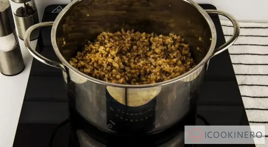 Buckwheat with tomato paste