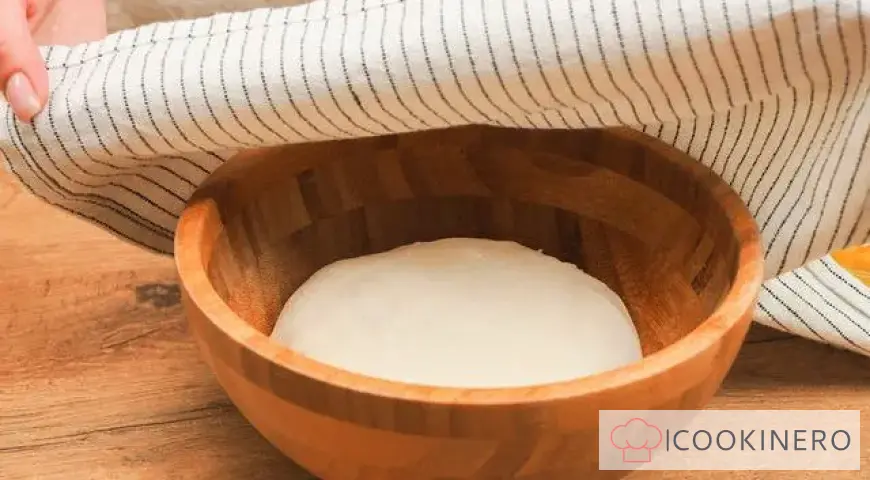 Azerbaijani kutabs with cottage cheese