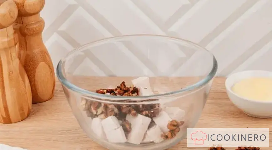 Salade d'ananas et de noix