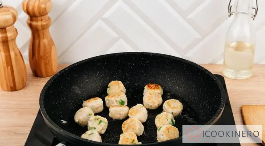 Omelette with fish balls