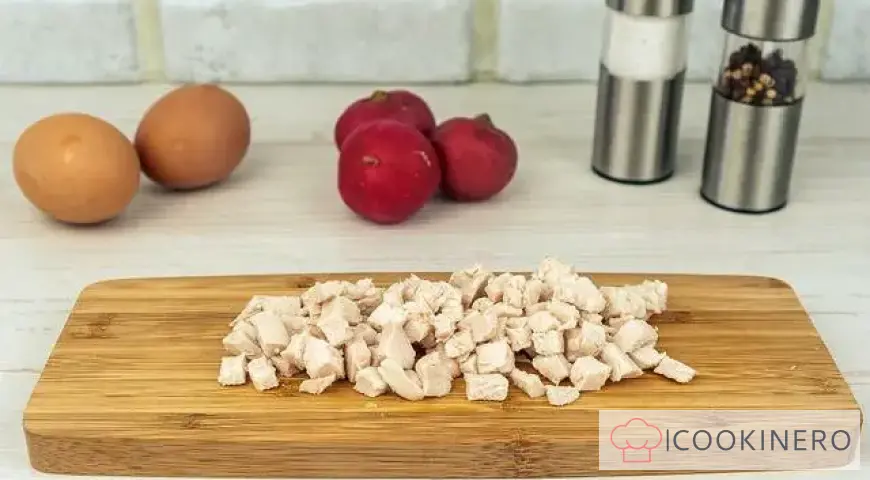 Okroshka with vinegar and water and chicken