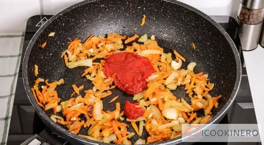 Sopa de encurtidos con cebada perlada para el invierno