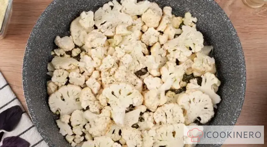 Frittata with cauliflower and cheese