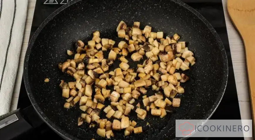 Ensalada con champiñones fritos