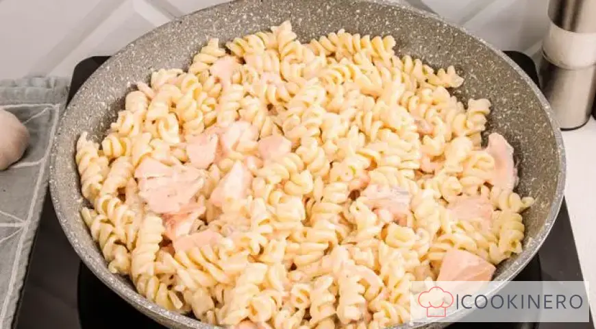 Creamy Pasta with Salmon