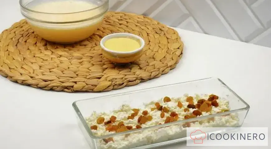 Cottage cheese casserole with raisins