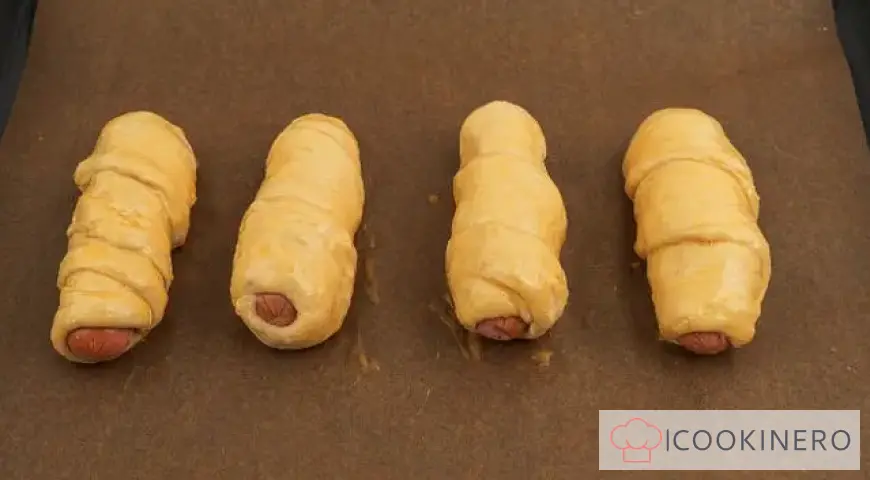 Salchichas en masa sobre kéfir