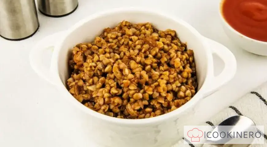 Buckwheat with tomato paste