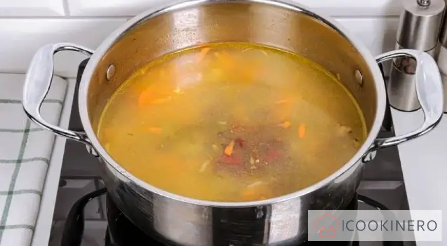 Gurkensuppe mit Bohnen
