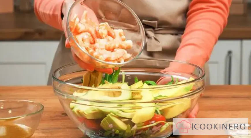 Salad with mango