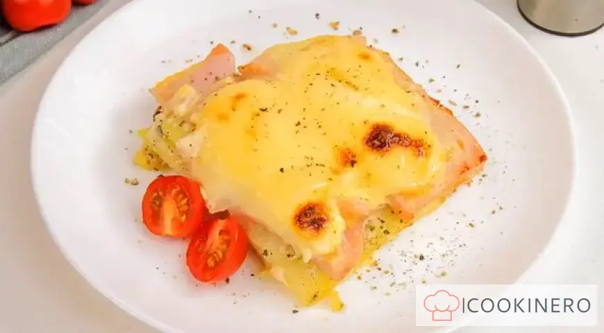 Casseruola di patate con salsiccia