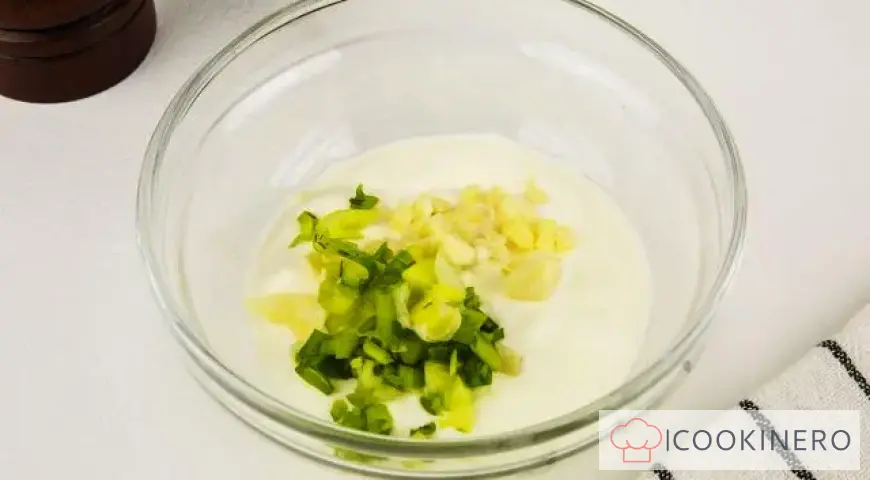 Sauce à la crème sure et à l'ail