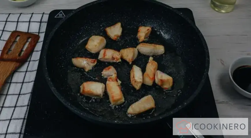 Poke con pollo teriyaki
