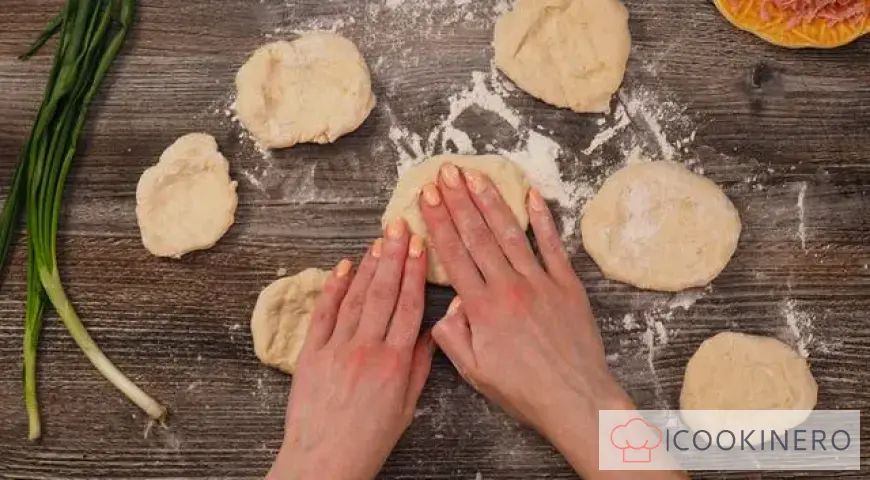 Panes planos con salchicha