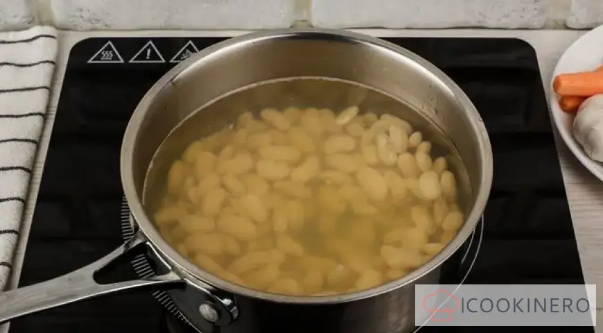 Georgian bean soup with vegetables and rice