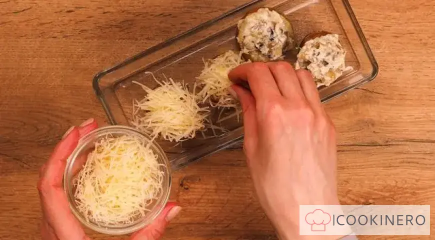 Potatoes stuffed with mushrooms