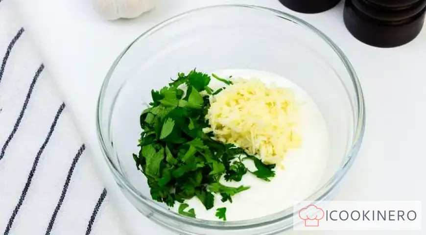 Chicken fillet in sour cream sauce with garlic