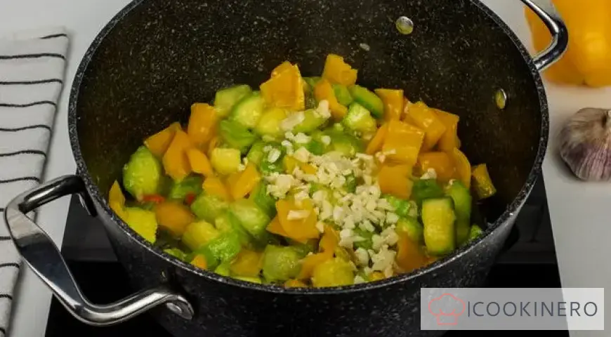 Spicy zucchini salad for the winter