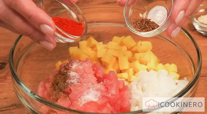 Samsa with chicken and potatoes