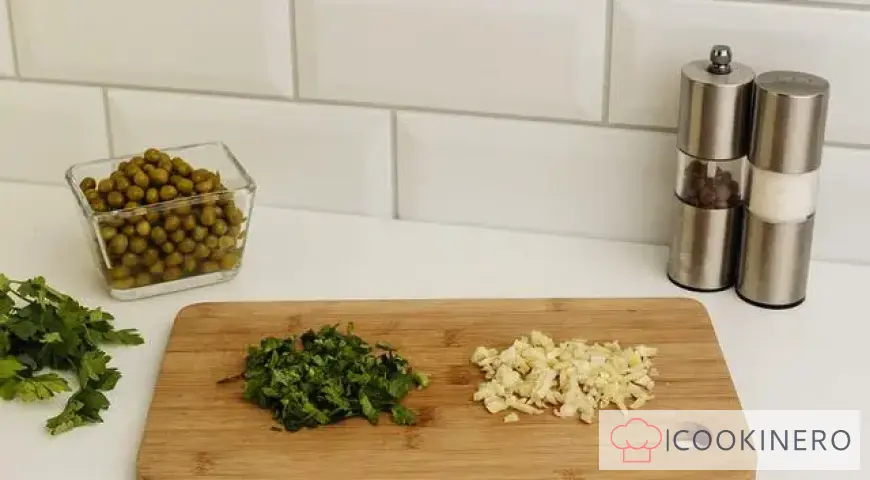 Pea soup with green peas