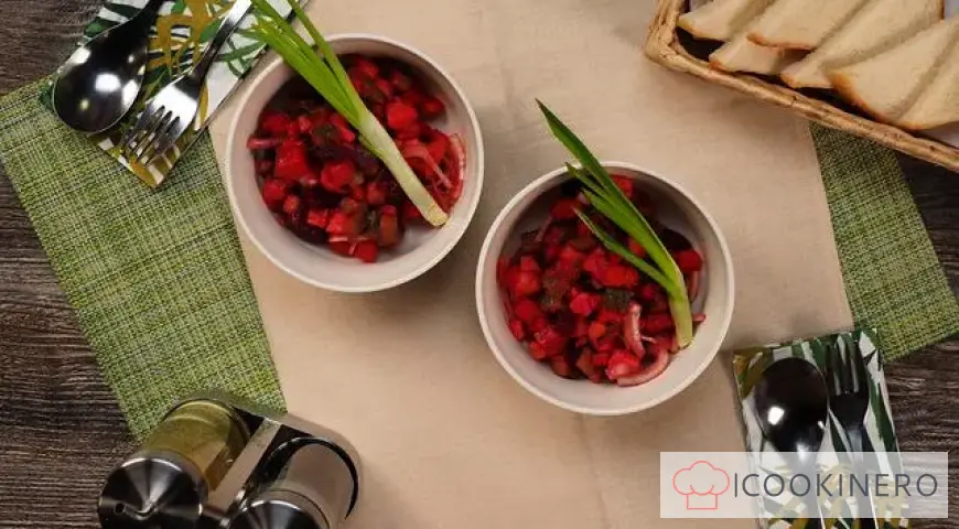 Vinagreta con pepinos encurtidos