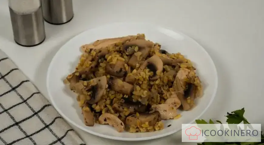 Bulgur mit Pilzen