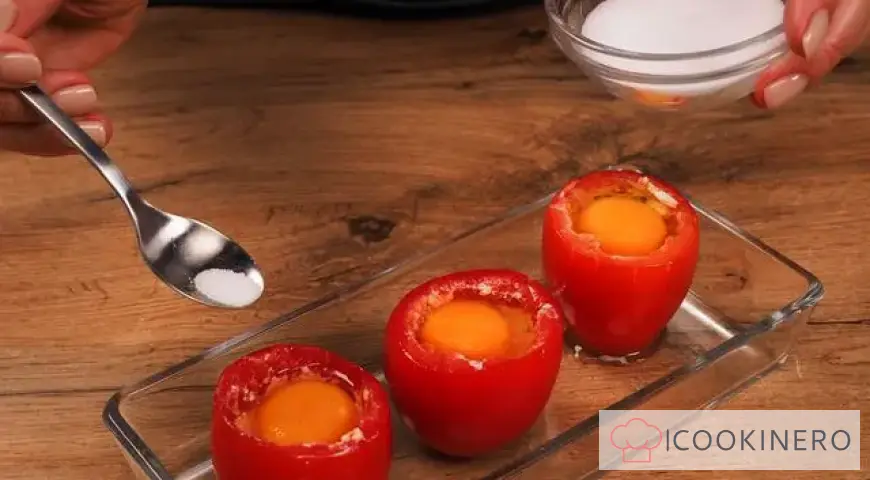 Tomatoes stuffed with egg
