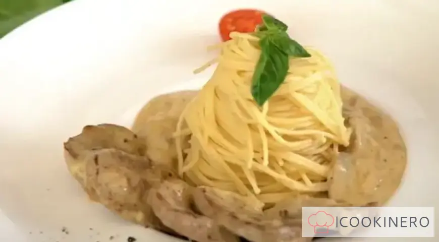 Pasta with beef and mushrooms