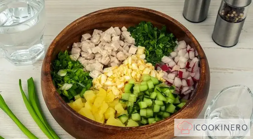 Okroshka with vinegar and water and chicken