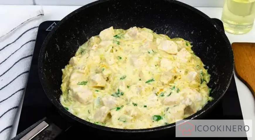Chicken fillet in sour cream sauce with garlic