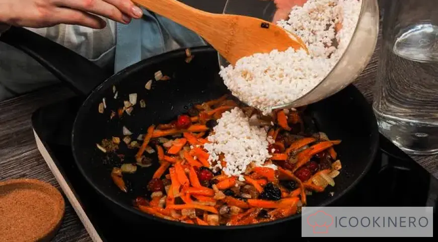 Pilaf with dried fruits