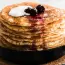 Crêpes ajourées au lait avec levure
