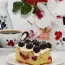 Tarta con moras y frambuesas