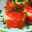 Tomaten mit Käse und Ei, in der Mikrowelle gebacken