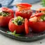 Gefüllte Tomaten für einen Snack