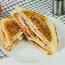 Sándwich de tocino y huevo frito