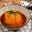 Poivrons farcis à la crème sure et à la sauce tomate