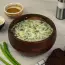 Okroshka con agua y mayonesa y carne de res