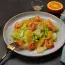 Insalata con ananas e gamberi