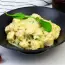 Filetto di pollo in salsa di panna acida con aglio