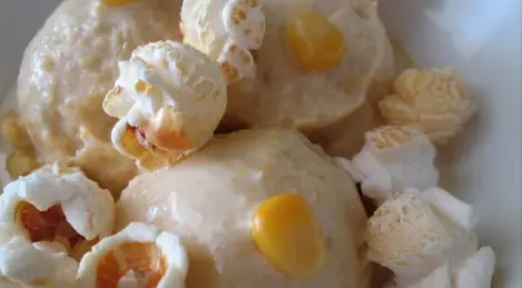 Corn ice cream with popcorn and cereal