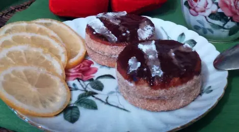 Shortcake con confitura de manzana y jengibre y glaseado