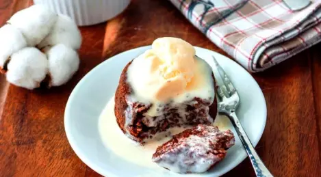 Chocolate fondant with vanilla ice cream according to GOST