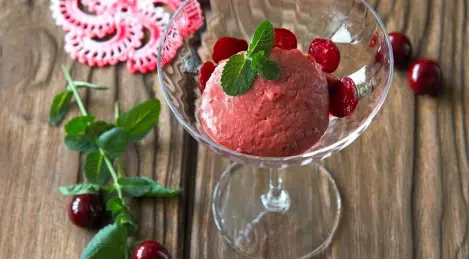 Ice cream "Cherry"