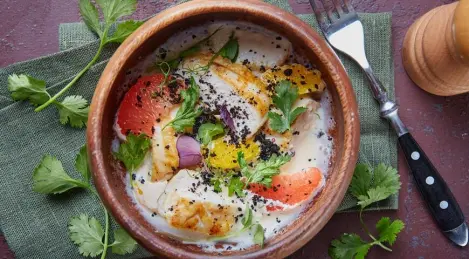 Filete de pollo a la plancha con quinoa y pulpa de naranja
