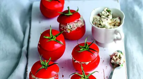 Tomates rellenos con requesón